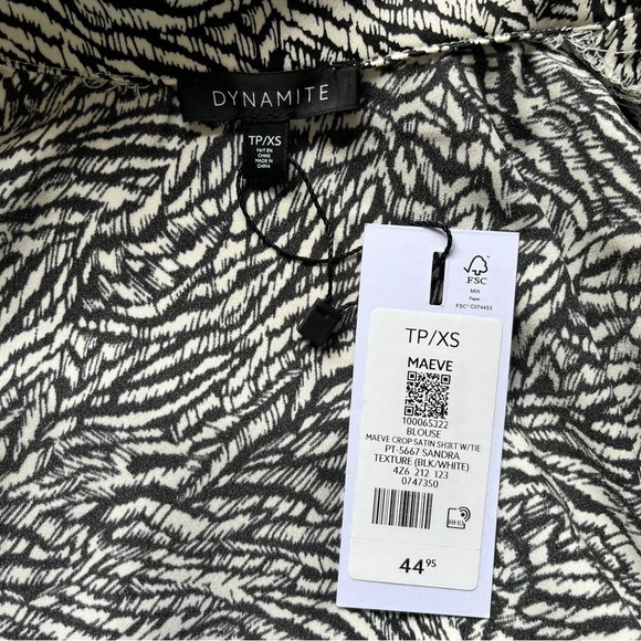 NWT Dynamite Maeve Tie-Front Crop Satin Shirt Blouse Animal Print Texture  Sz XS - Picture 6 of 16